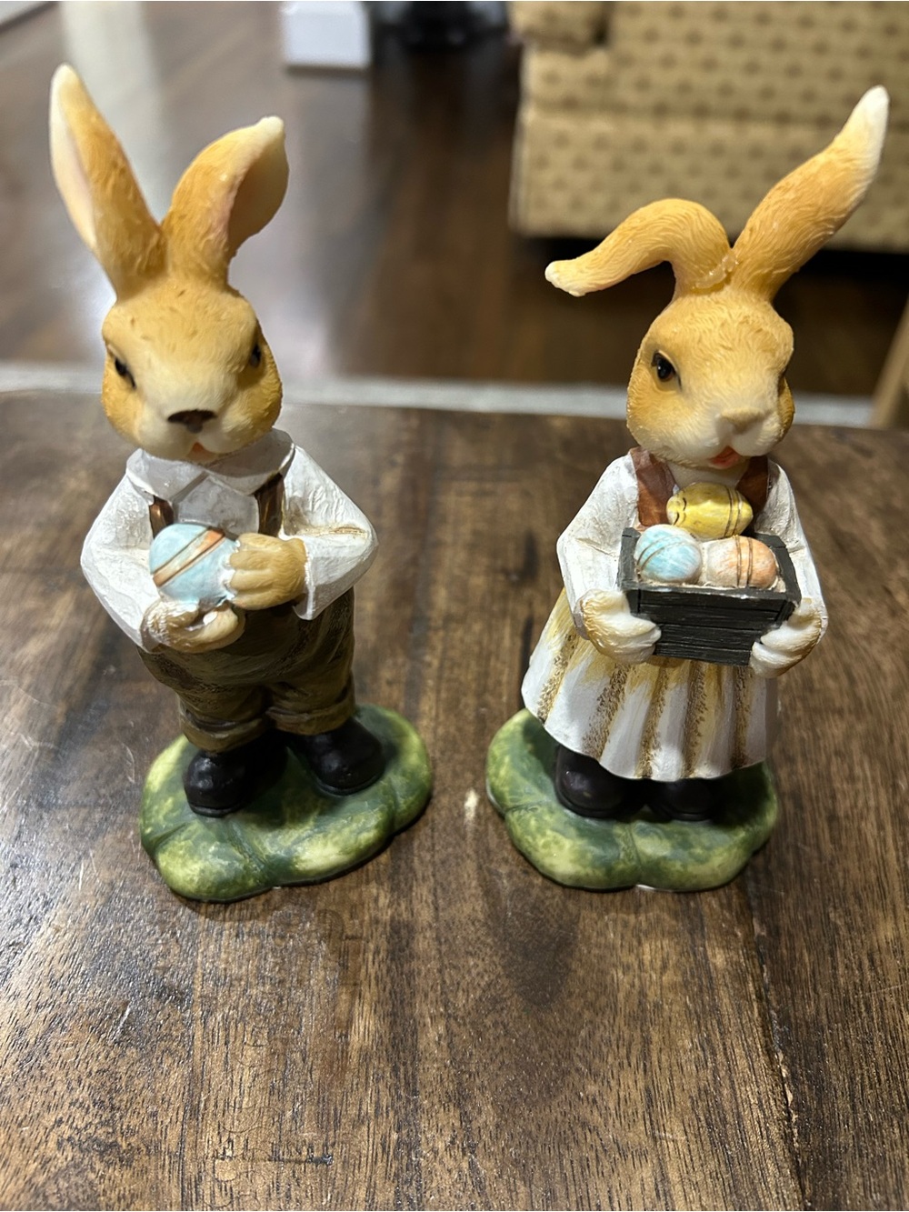 Greenbrier, international Bunny Easter Figurines Decor set